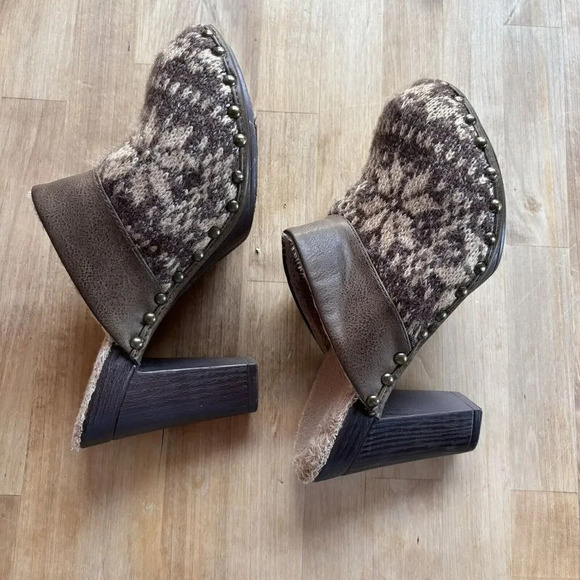 Mukluks Shoes - MUK LUKS Kameryn Brown Faux Fur Mule Winter Clog Wedge Snowflake Size 38 / 7.5